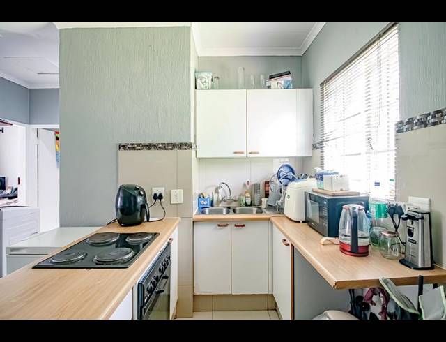 2 BEDROOM TOWNHOUSE FOR SALE IN MONTANA PARK